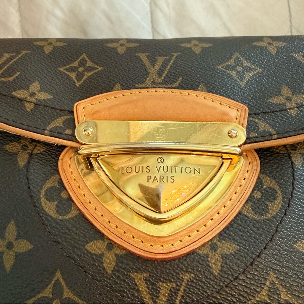 LOUIS VUITTON
Monogram Beverly MM - Picture 4 of 13